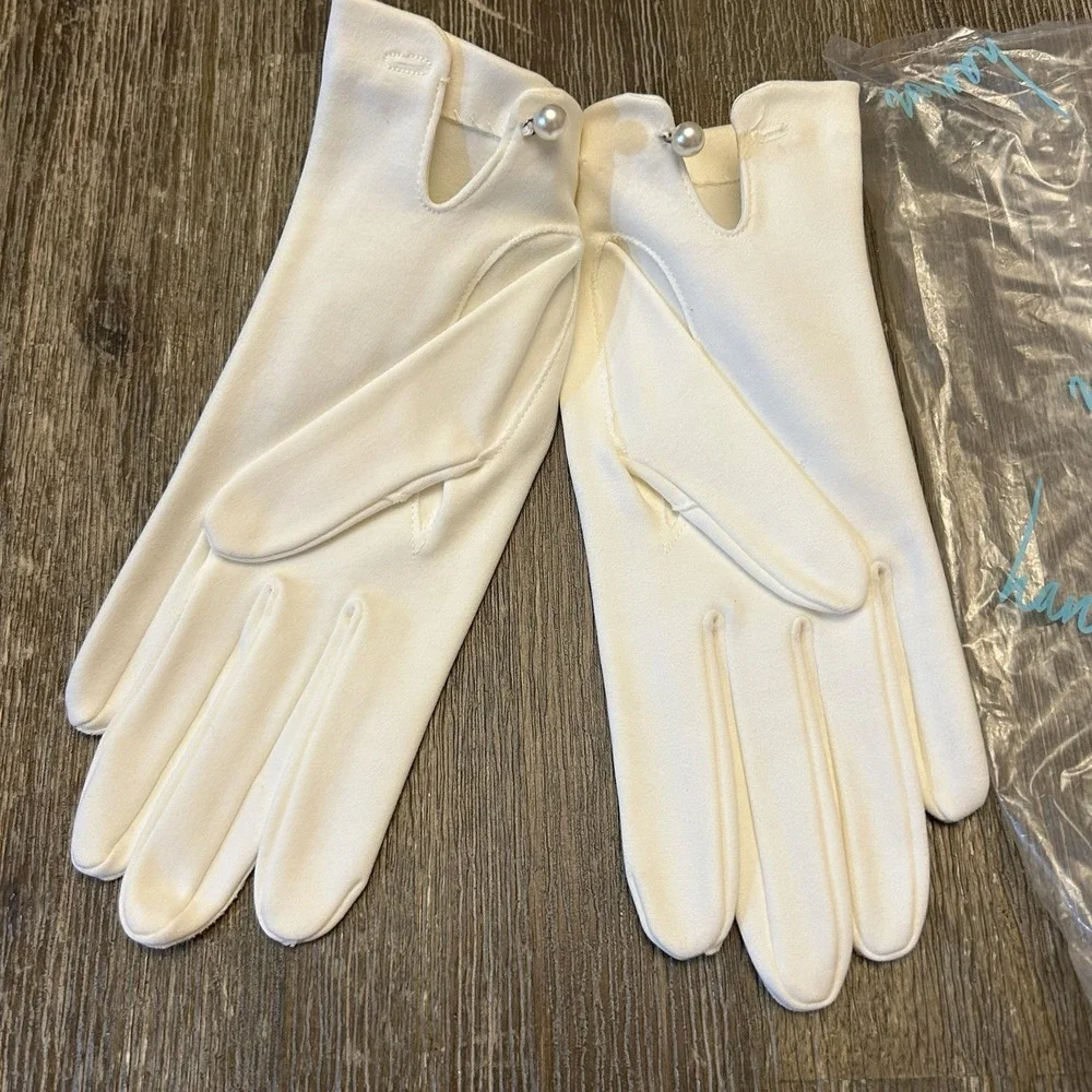 Vintage Hansen White Dress Gloves Size 7 NOS Unused Pearl Button Made in USA